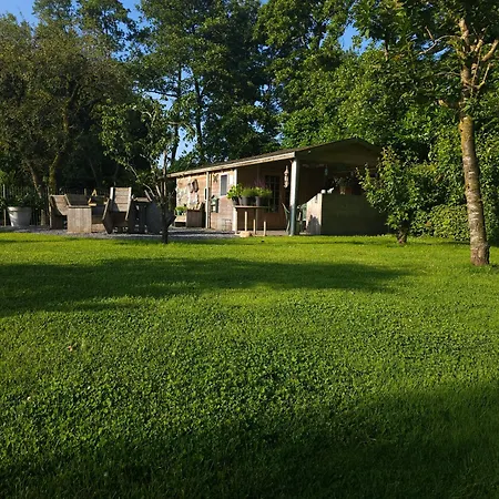 Trekkershut - De Hollandse Boerderij Campsite Bodegraven